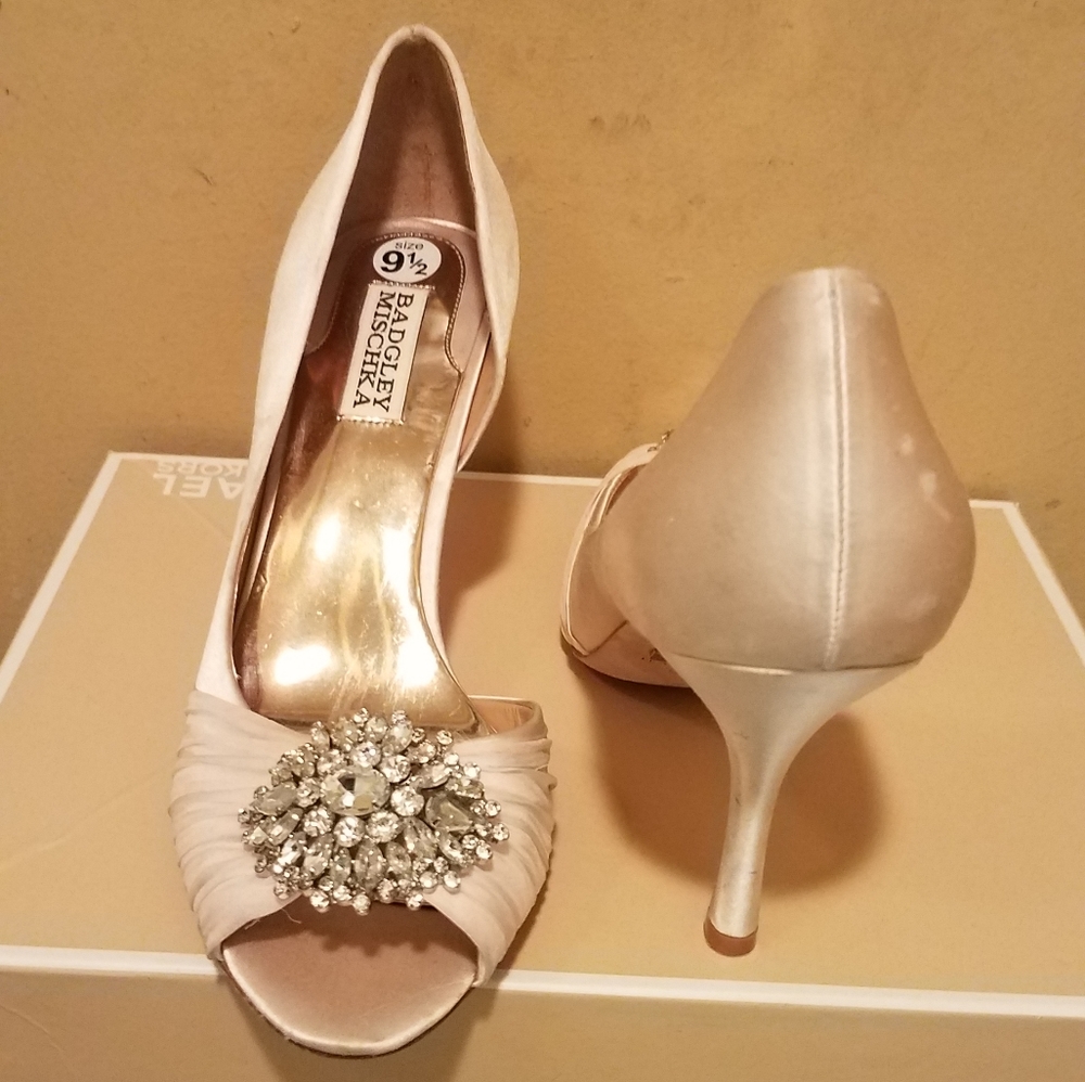 SOLD😍Badgley Mischka shoes soft pink size 9.5 - Picture 2 of 10